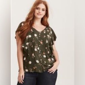 Torrid Flutter Sleeve Top - Size 2 - Plus size top